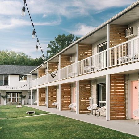 The June Motel, Prince Edward County Picton Exterior foto