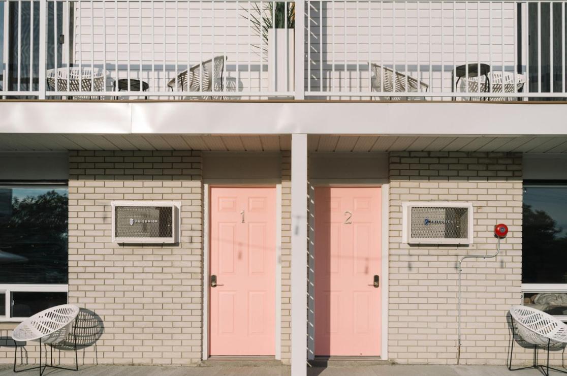 The June Motel, Prince Edward County Picton Exterior foto